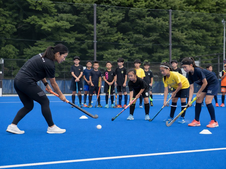 女子ホッケー試合シーン